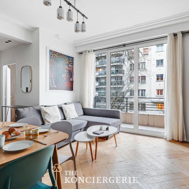 Appartement de prestige avec balcon - Paris 16e - Appartement - 1