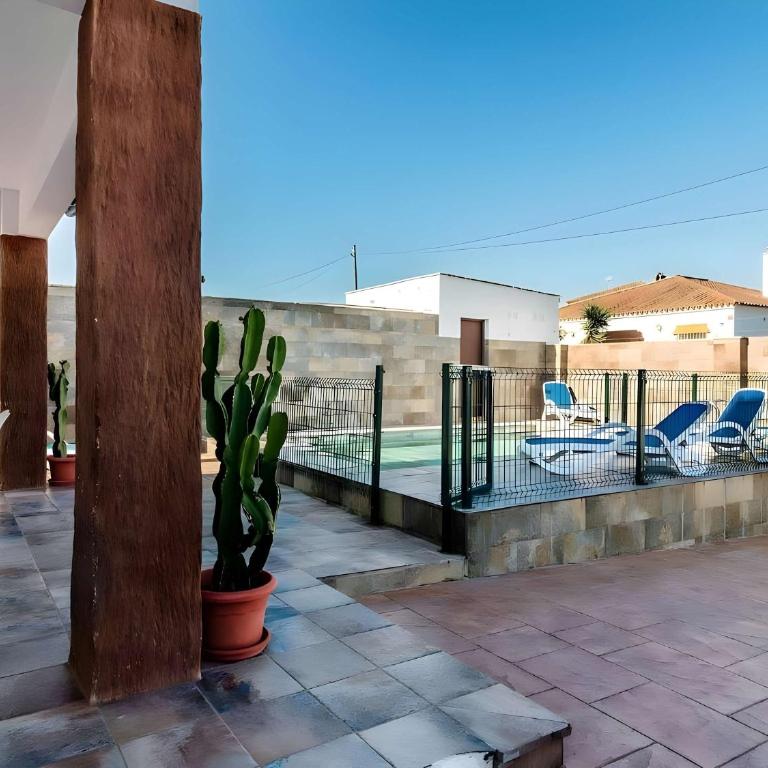 Chalet con Piscina privada cerca del pueblo View - Casa - 2