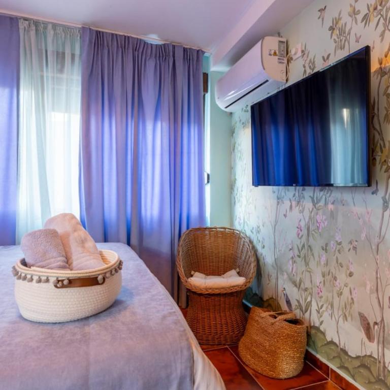 Center Blue & Green - Three-Bedroom Apartment - 18