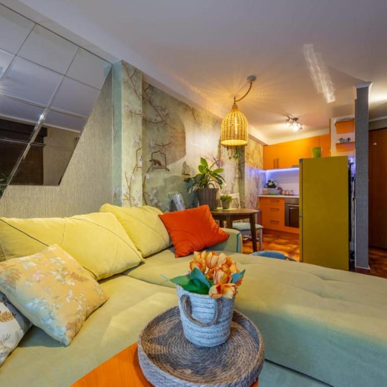 Center Blue & Green - Three-Bedroom Apartment - 11