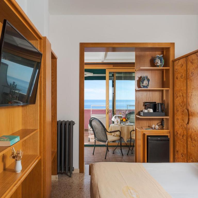 Hotel Villa Schuler - Sunrise Junior Suite with Sea View - 3