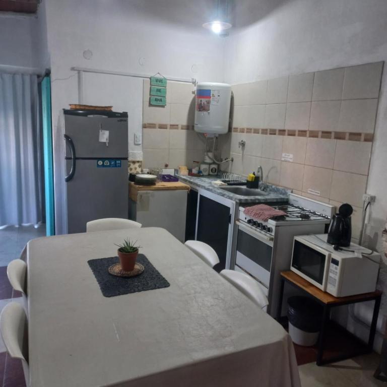 DPTO EL QUINCHO a 4 kilómetros del centro-pileta y parrilla - Apartamento de 1 dormitorio - 16