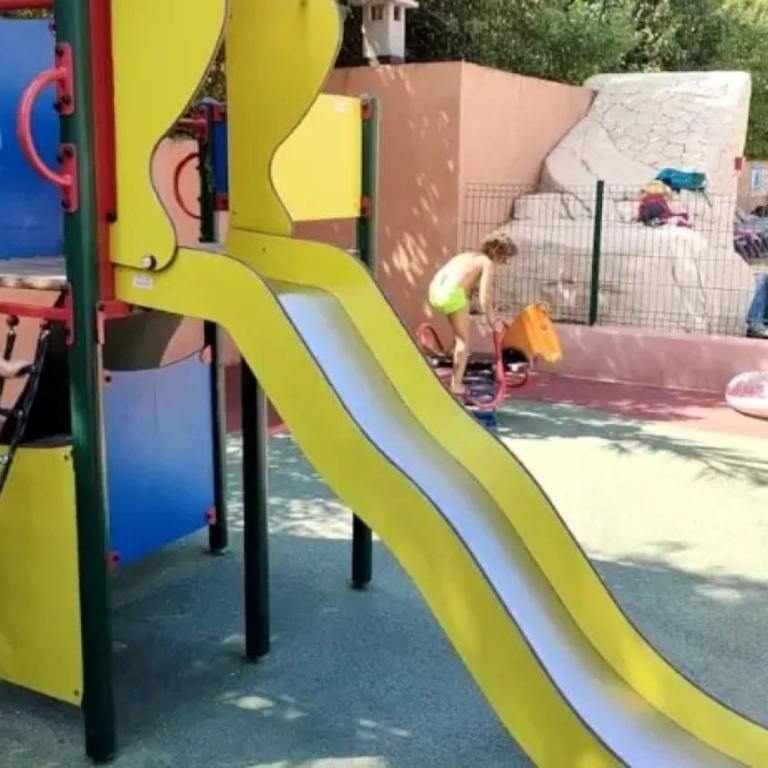 ZEcamping 3 parc aquatique piscine à 2km de la plage animaux acceptés - Casa Mobile - 17
