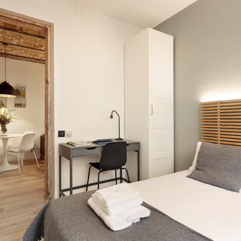 Enjoy Apartments VP Camp Nou 1 - Three-Bedroom Apartment - 11
