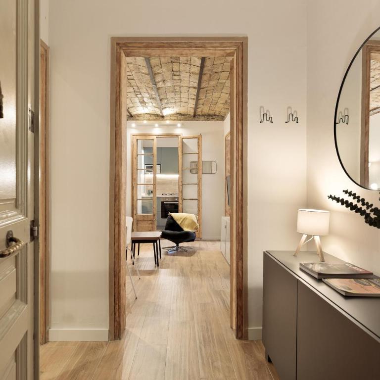 Enjoy Apartments VP Camp Nou 1 - Three-Bedroom Apartment - 12