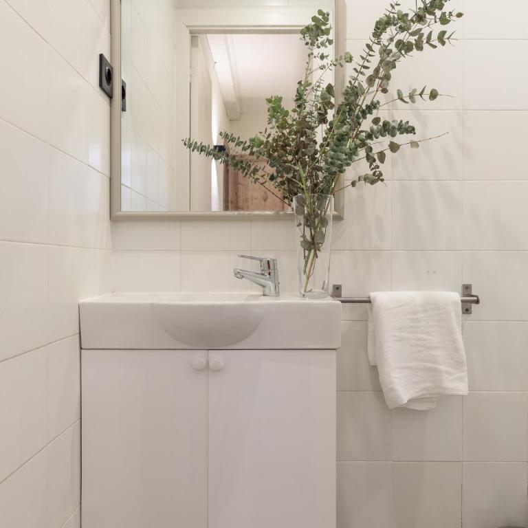 Enjoy Apartments VP Camp Nou 1 - Three-Bedroom Apartment - 31