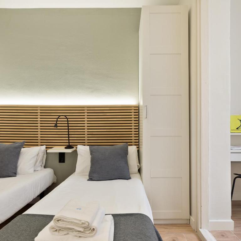 Enjoy Apartments VP Camp Nou 1 - Three-Bedroom Apartment - 36