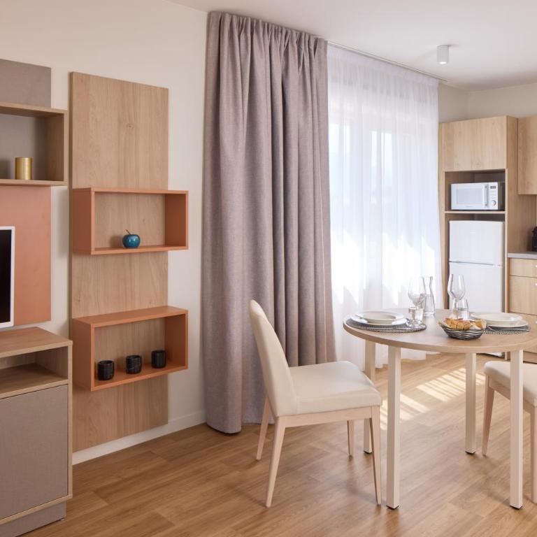 Quality Aparthotel Voiron - Two-Bedroom Apartment - 5