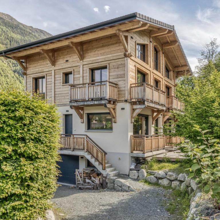Chalet 18 guests, 8 bedrooms, 5 bathrooms & Sauna! - Chalet - 1