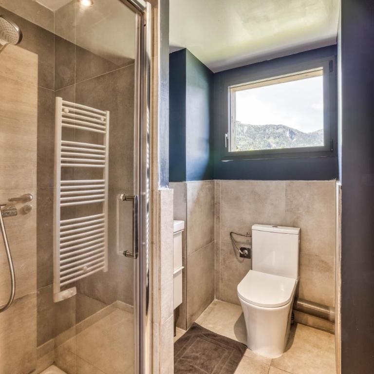 Chalet 18 guests, 8 bedrooms, 5 bathrooms & Sauna! - Chalet - 23