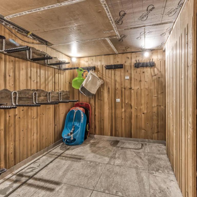Chalet 18 guests, 8 bedrooms, 5 bathrooms & Sauna! - Chalet - 27