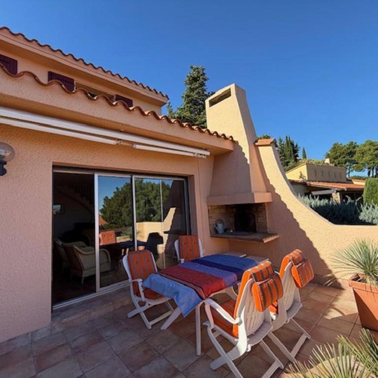 6AMB38 Superbe Villa avec terrasses dans résidence avec piscine commune - Villa Supérieure - 1