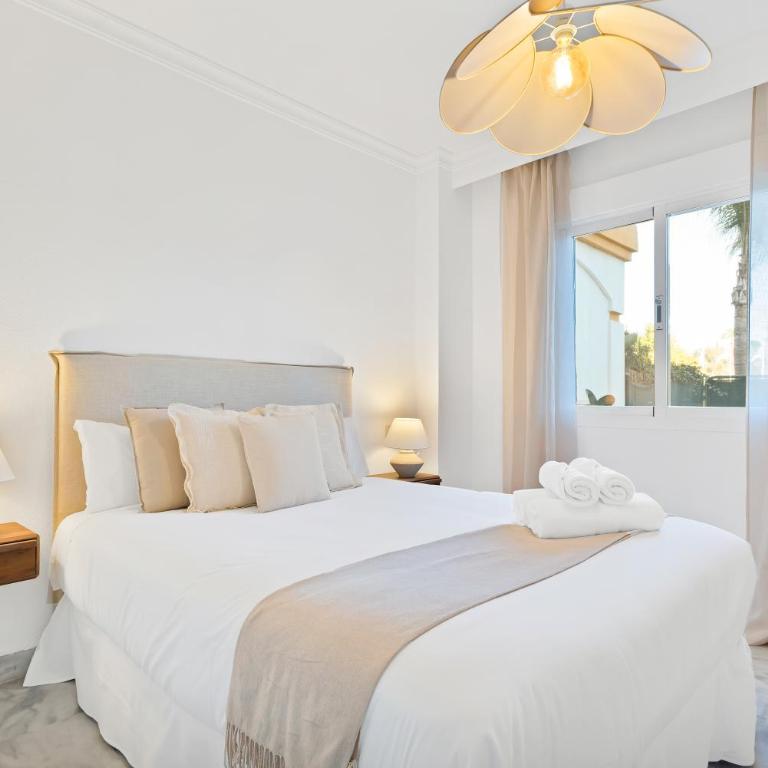 Ivory Banus Apartment - Luxury & Prime Location - Apartamento de 2 dormitorios con terraza - 2