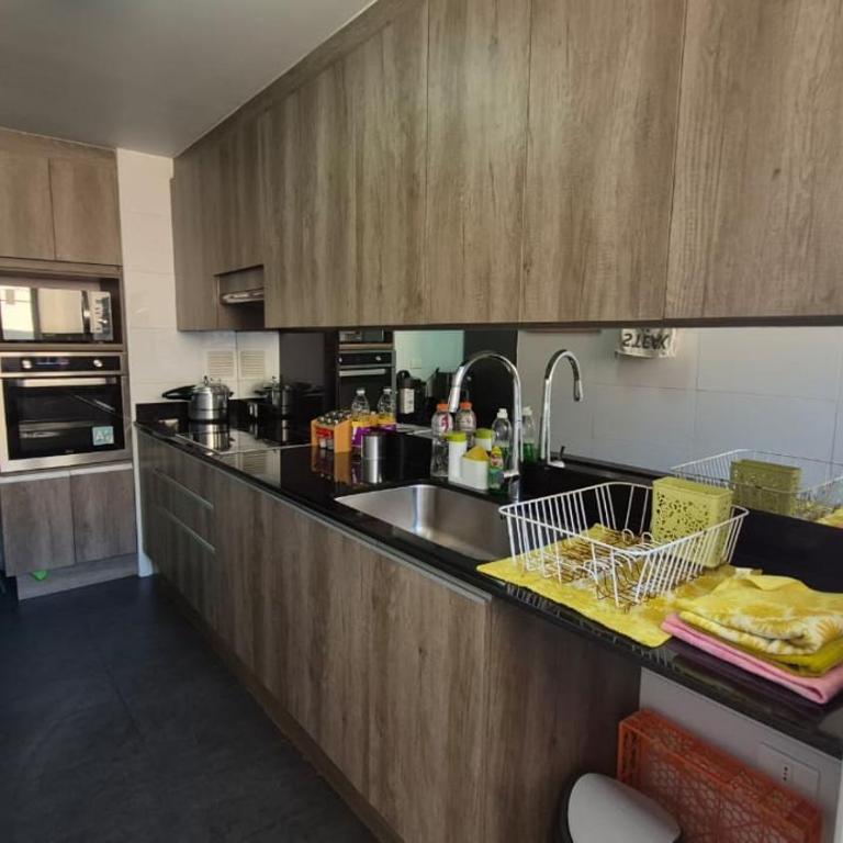 Pro Home Jaime Guzman I - Three-Bedroom Apartment - 2