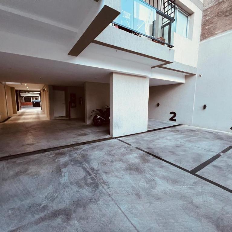 Amplio Depto Con Cochera Zona Plaza Italia - Apartamento de 1 dormitorio - 10
