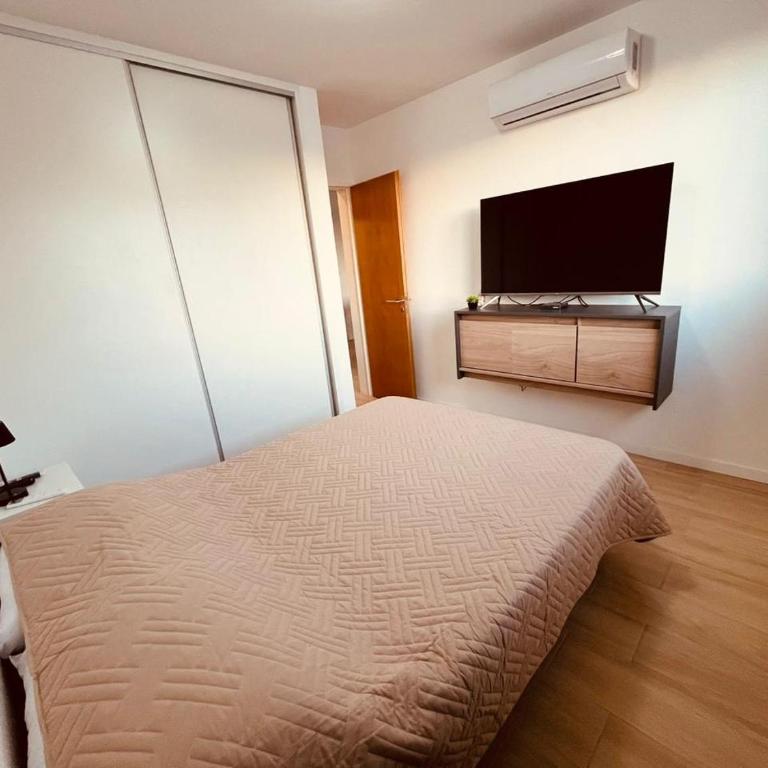 Amplio Depto Con Cochera Zona Plaza Italia - Apartamento de 1 dormitorio - 4