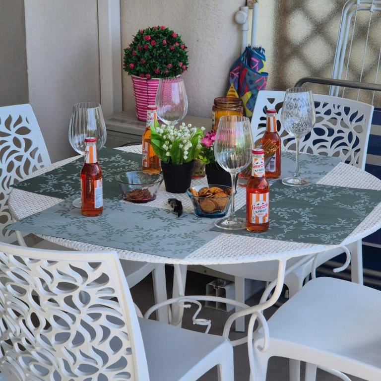 Juan Plage - Studio-Apartment mit Meerblick - 12