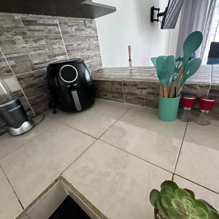 Casa equipada a 15 min del aeropuerto - Three-Bedroom Apartment - 21