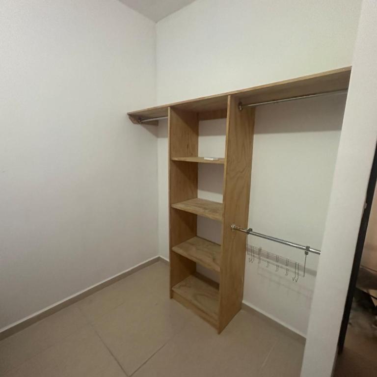 Casa equipada a 15 min del aeropuerto - Three-Bedroom Apartment - 27