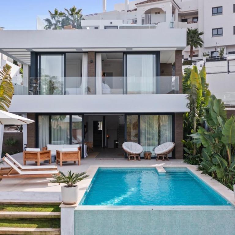 6 BDRM Golfside Luxury Villa w Pool & Jacuzzi - Villa Deluxe - 2