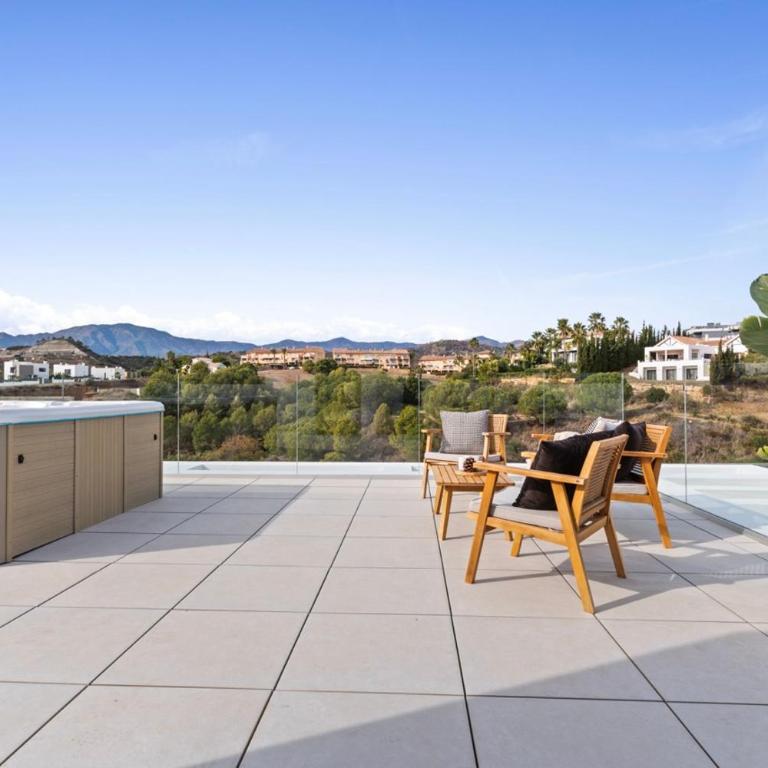 6 BDRM Golfside Luxury Villa w Pool & Jacuzzi - Villa Deluxe - 23