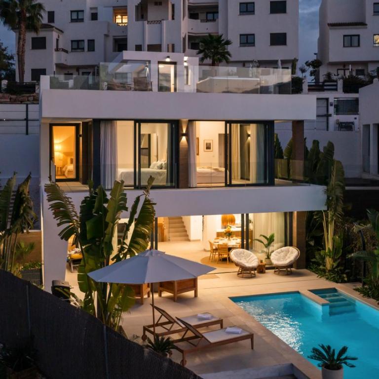 6 BDRM Golfside Luxury Villa w Pool & Jacuzzi - Villa Deluxe - 28