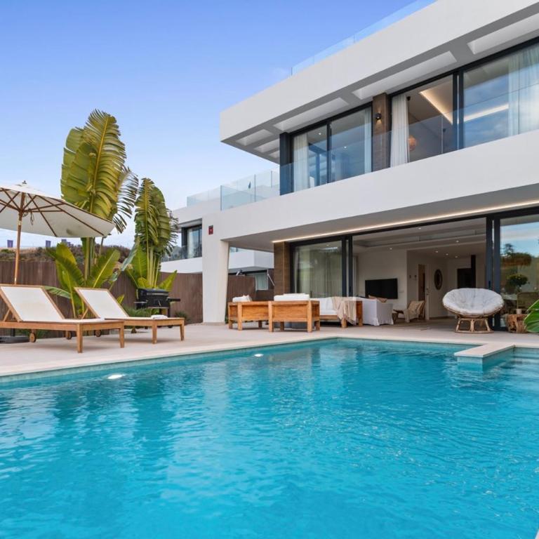 6 BDRM Golfside Luxury Villa w Pool & Jacuzzi - Villa Deluxe - 6