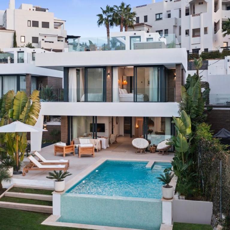 6 BDRM Golfside Luxury Villa w Pool & Jacuzzi - Villa Deluxe - 32