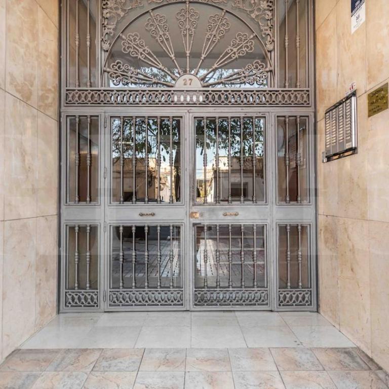 Bright Málaga Getaway with Patio by REMS - Apartamento de 2 dormitorios - 31