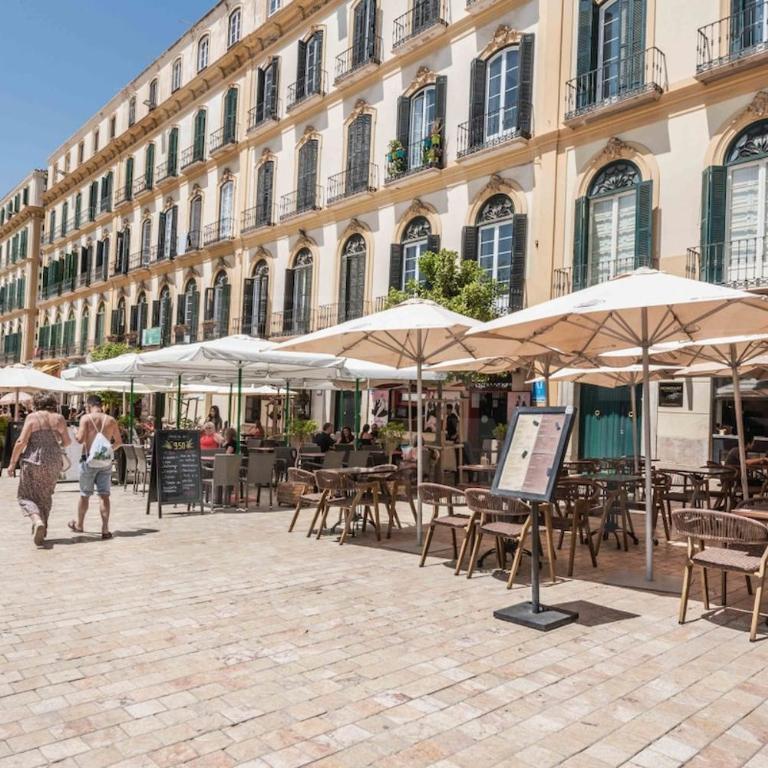 Bright Málaga Getaway with Patio by REMS - Apartamento de 2 dormitorios - 34