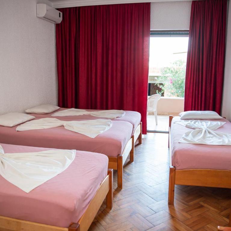 Beach House Noki 1 - Četvorokrevetna Soba sa Balkonom - 10