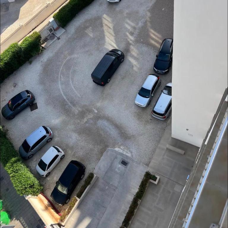 First line, highest floor and city center! - Apartamento de 2 dormitorios - 17