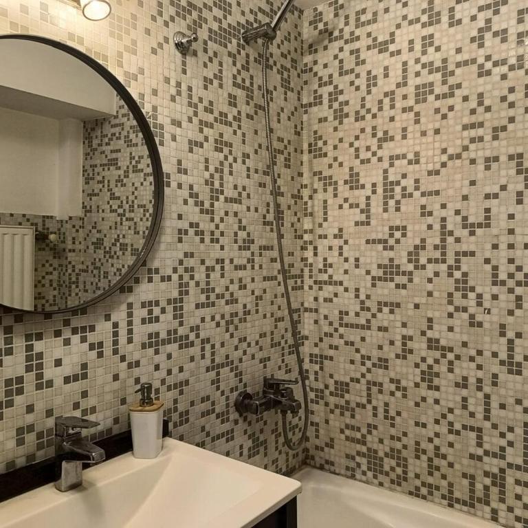 Monoambiente con balcón en Adrogué Adrogué - Apartamento de 1 dormitorio - 4