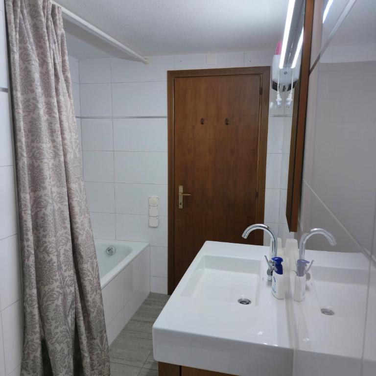 Villa Ida, PT by HolAp SA - Appartamento con Vista Lago - 13