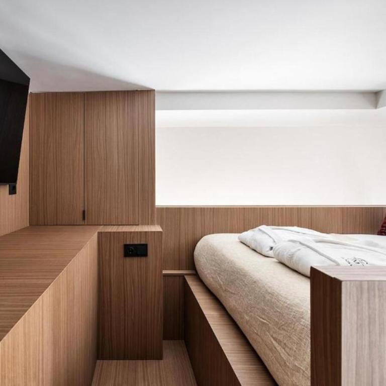 Felipe IV Apartment - Deluxe One-Bedroom Apartment with City View - 5