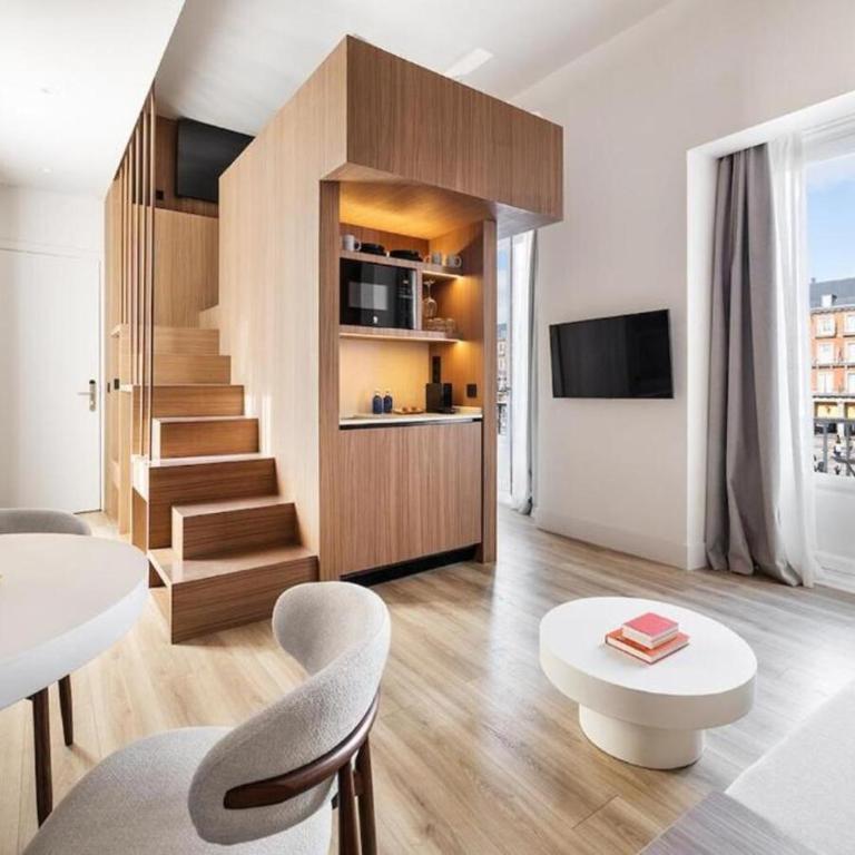 Felipe IV Apartment - Deluxe One-Bedroom Apartment with City View - 2