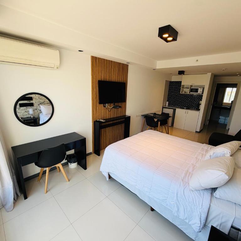 Hotel Gema Luxury Suites - Studio with Balcony - 14