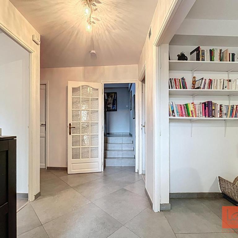 La Canopée - Five-Bedroom House - 13