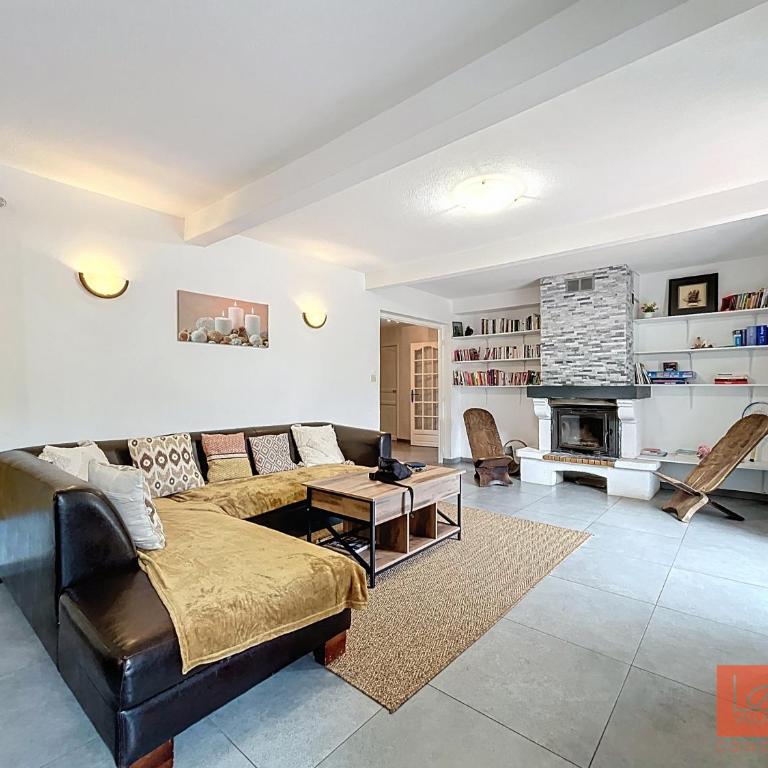 La Canopée - Five-Bedroom House - 3