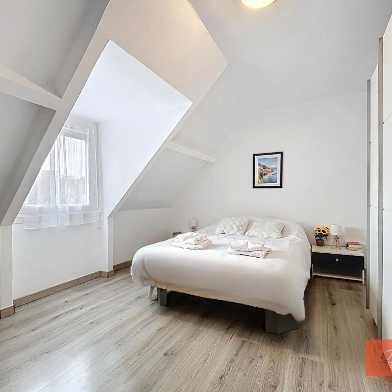 La Canopée - Five-Bedroom House - 20