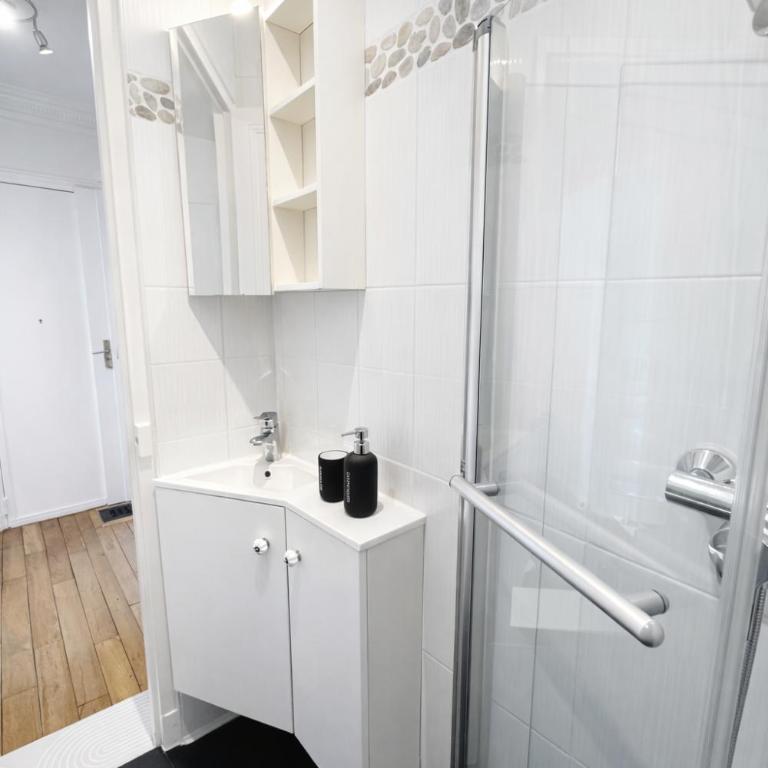 Cœur du Marais - Two-Bedroom Apartment - 23