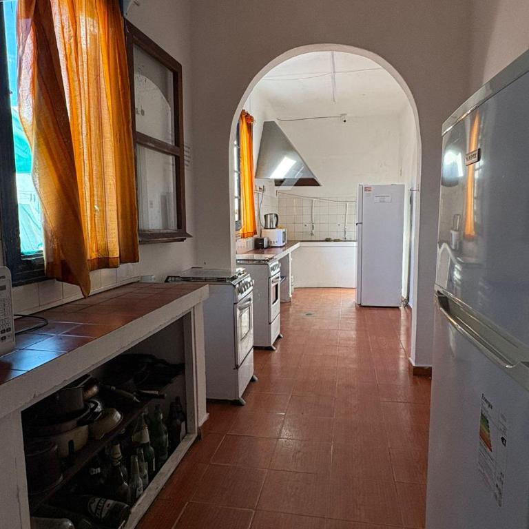 Piriápolis Hostel & suites - Habitación Doble Económica - 2 camas - 6