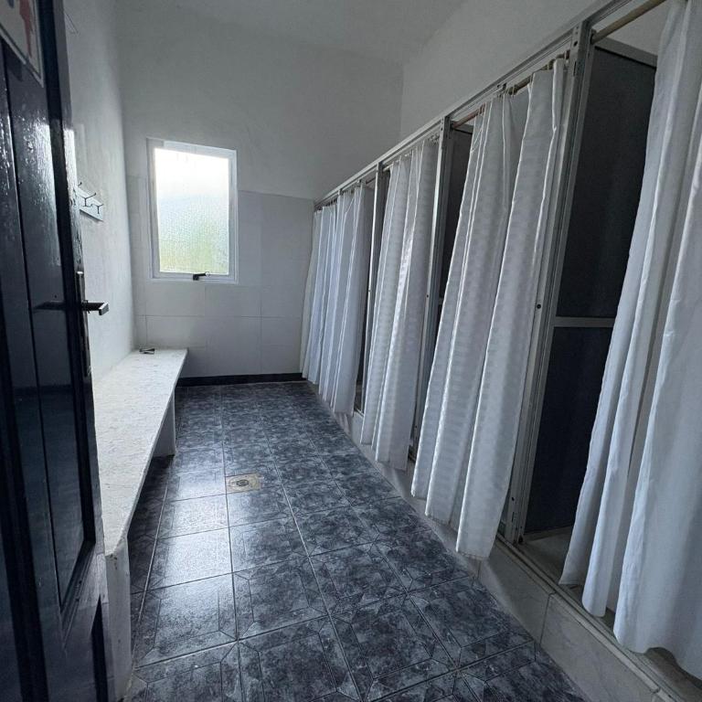 Piriápolis Hostel & suites - Habitación Doble Económica - 2 camas - 12