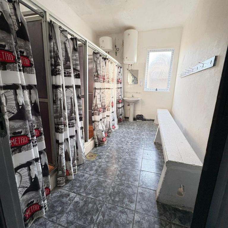 Piriápolis Hostel & suites - Habitación Doble Económica - 2 camas - 13