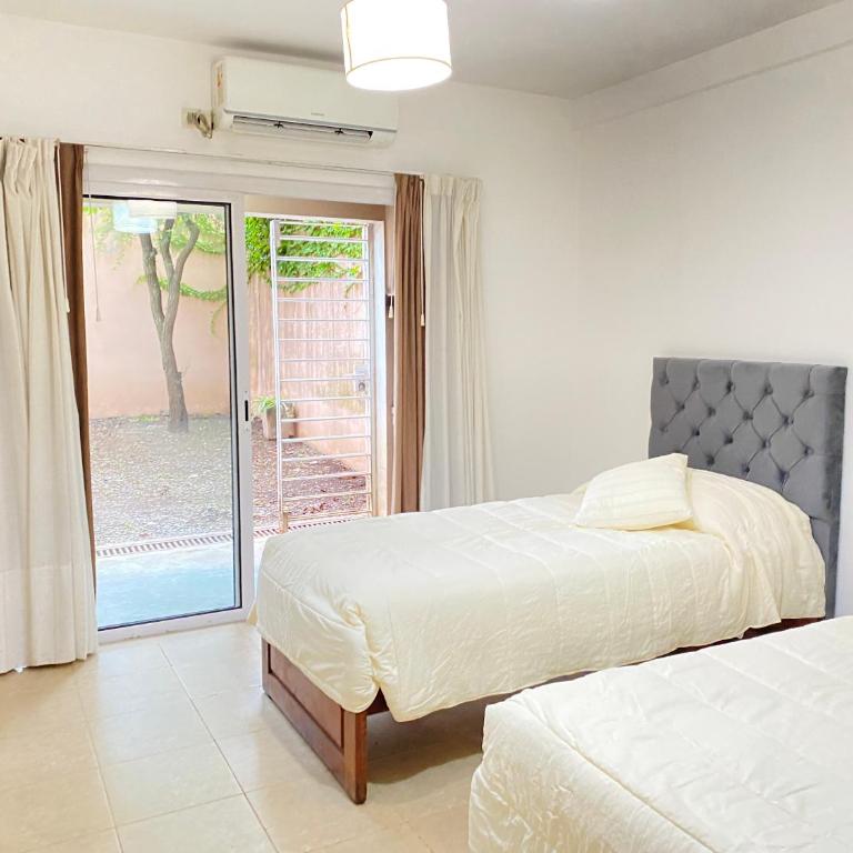 Departamento completo en barrio residencial - Apartamento de 1 dormitorio - 12