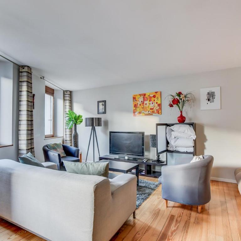 Duplex Tolosa - Pont-Neuf, Dôme de la Grave, 2 BDRs 85m2, AC, Free private car park 200m away - T3 85m2 avec clim, parking couvert gratuit à 200m - Two-Bedroom Apartment - 11