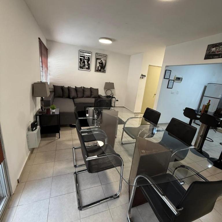 House near the airport and industrial parks - Three-Bedroom Apartment - 8
