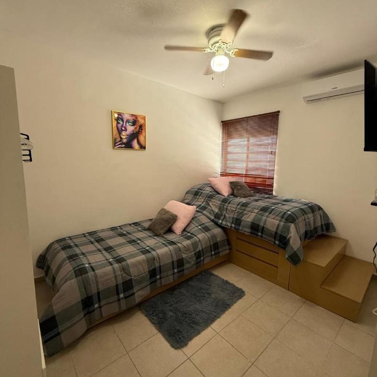 House near the airport and industrial parks - Three-Bedroom Apartment - 21
