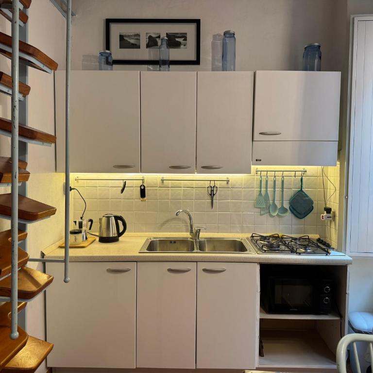 Casa Blu Sanremo - Appartamento con 2 Camere da Letto e Balcone - 10