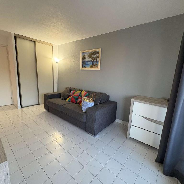 Studio cabine à 200m de Port Fréjus, plage, commerces, terrasse, 4 couchages, ménage inclus - FR-1-226A-31 - Appartamento (4 Adulti) - 11